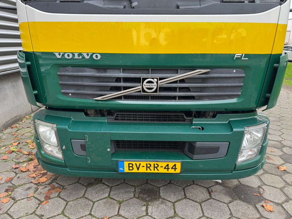 Volvo FL 240 / 6 Cylinder / 18 Tons / Tail Lift / TUV:5-2026 / NL Truck