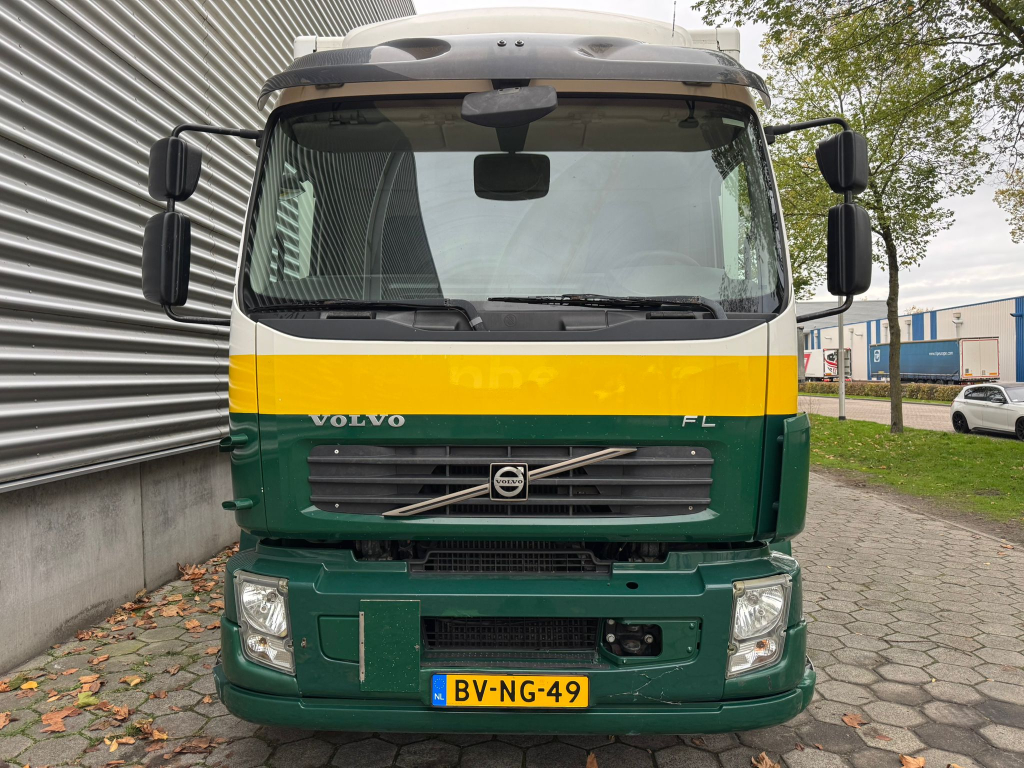 Volvo FL 240 / 6 Cylinder / 18 Tons / Manual / Tail Lift / TUV:12-2025 / NL Truck