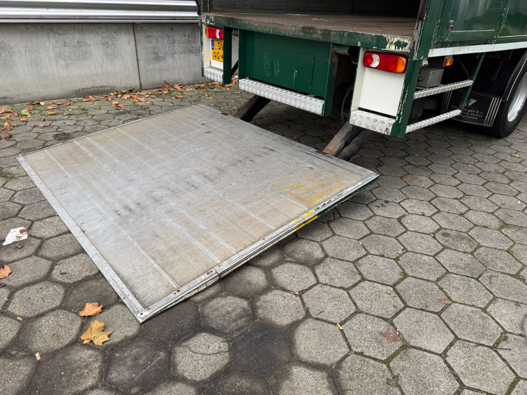 Volvo FL 240 / 6 Cylinder / 18 Tons / Manual / Tail Lift / TUV:12-2025 / NL Truck