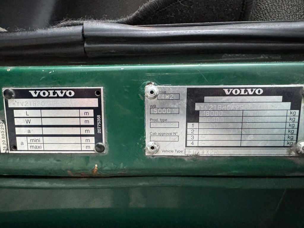 Volvo FL 240 / 6 Cylinder / 18 Tons / Tail Lift / TUV:5-2026 / NL Truck