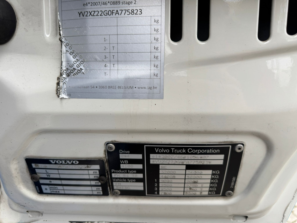 Volvo FM 410 / 8X4 / I-Shift / ADR / Tridem / TUV: 6-2026 / NL Truck