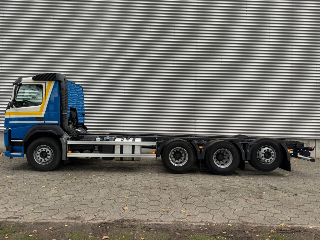 Volvo FM 410 / 8X4 / I-Shift / ADR / Tridem / TUV: 6-2026 / NL Truck