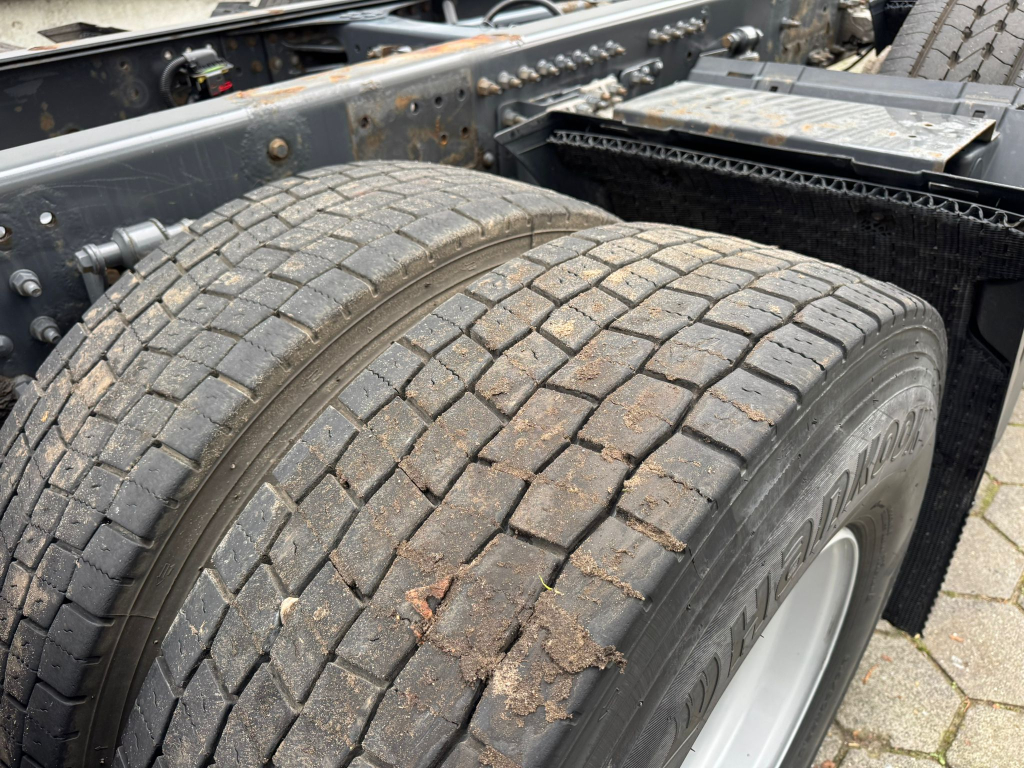 Volvo FM 410 / 8X4 / I-Shift / ADR / Tridem / TUV: 6-2026 / NL Truck