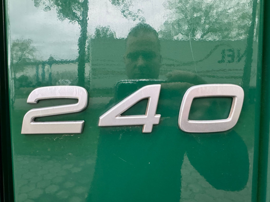 Volvo FL 240 / 6 Cylinder / 18 Tons / Tail Lift / TUV:5-2026 / NL Truck