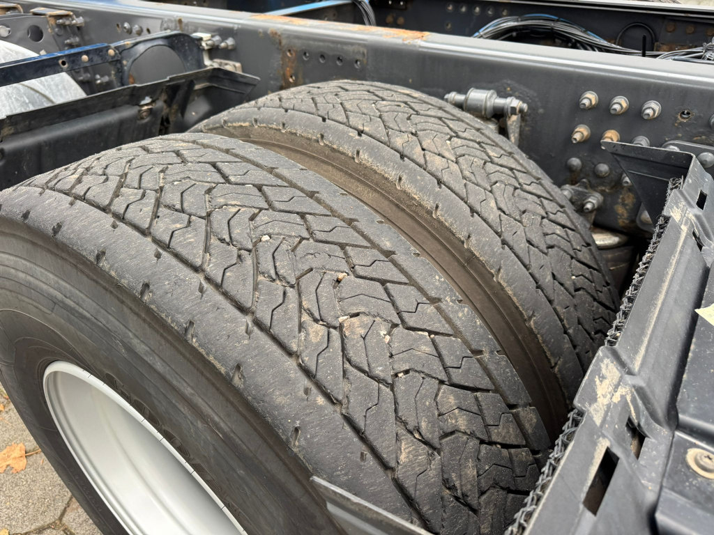 Volvo FM 410 / 8X4 / I-Shift / ADR / Tridem / TUV: 6-2026 / NL Truck